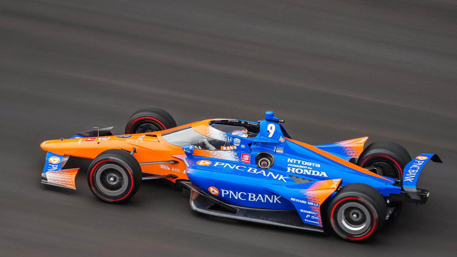 Sabtu Indy 500 Kualifikasi Mengatur Posisi 13-33